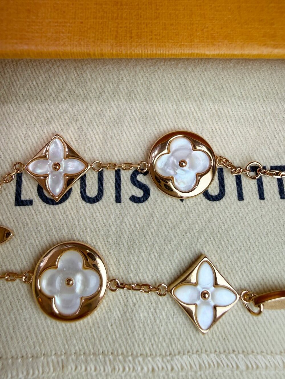 Louis Vuitton Color Blossom Bracelet, Pink Gold Tone, White Mother-of-Pearl - Picture 4 of 10